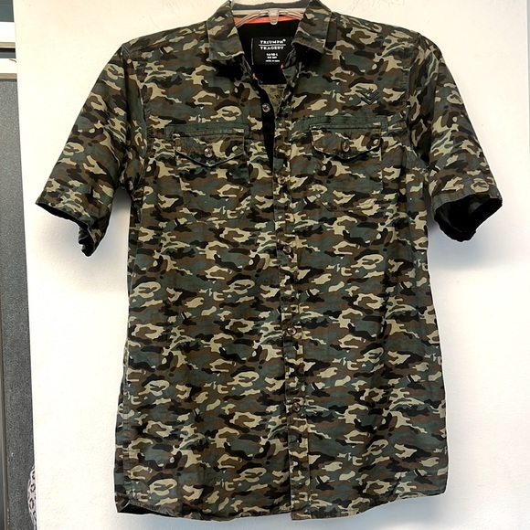 EUC boys Triumph Tragedy Camo Short Sleeve Button Up with matching bandana - Picture 1 of 5